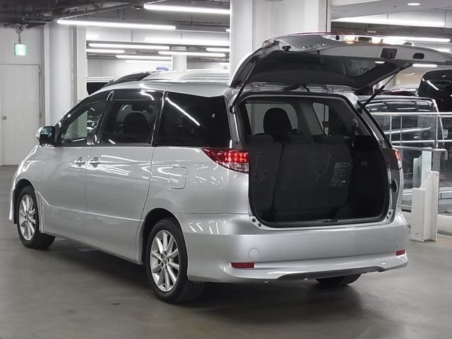 TOYOTA ESTIMA 2009