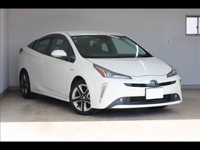 TOYOTA PRIUS 2019