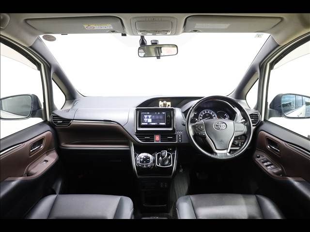 TOYOTA ESQUIRE HYBRID 2015