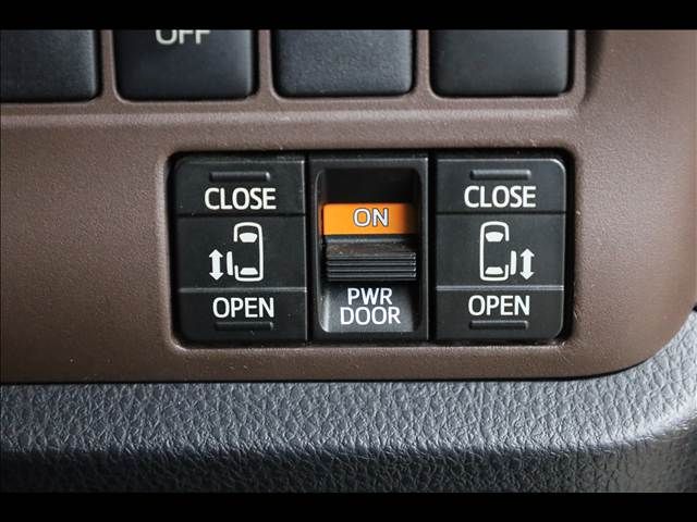 TOYOTA ESQUIRE HYBRID 2015