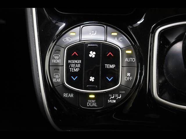 TOYOTA ESQUIRE HYBRID 2015