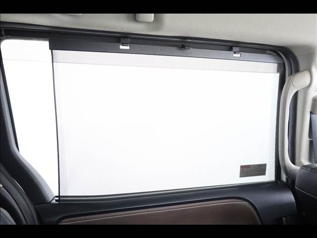 TOYOTA ESQUIRE HYBRID 2015