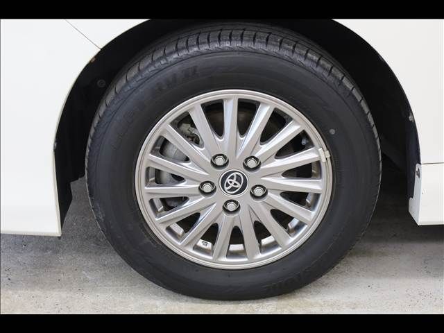 TOYOTA ESQUIRE HYBRID 2015