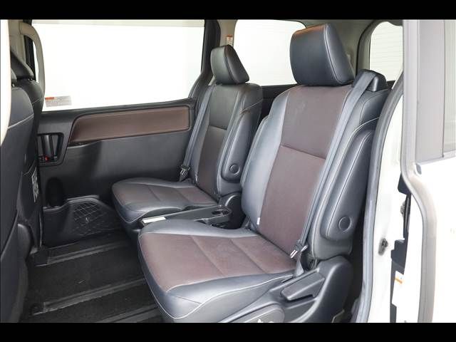 TOYOTA ESQUIRE HYBRID 2015