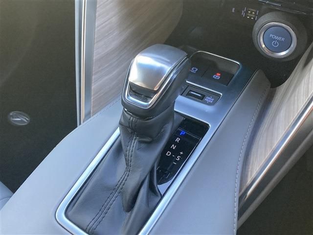 TOYOTA HARRIER HYBRID 2021