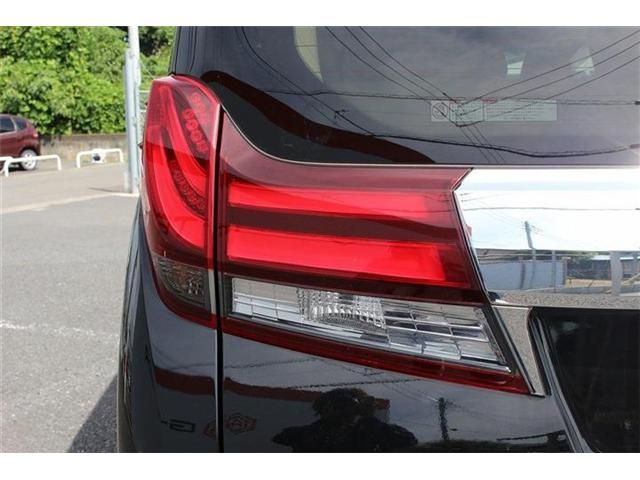 TOYOTA ALPHARD hybrid 4WD 2015