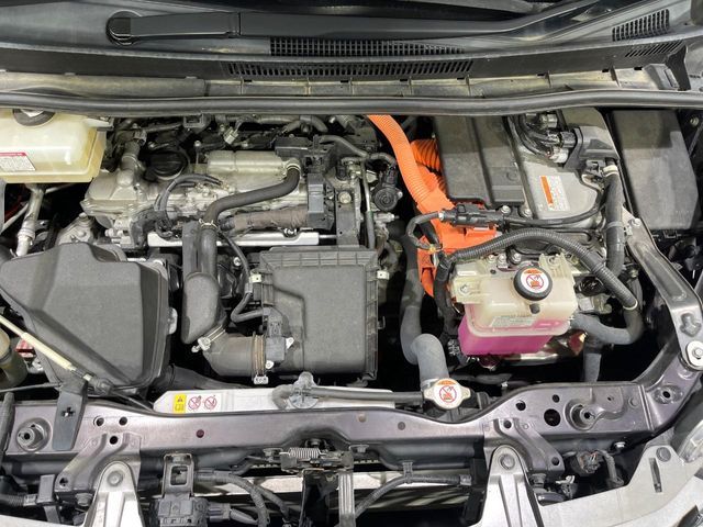 TOYOTA ESQUIRE HYBRID 2019