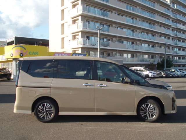 NISSAN SERENA  WG 4WD 2025