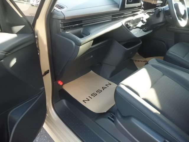 NISSAN SERENA  WG 4WD 2025