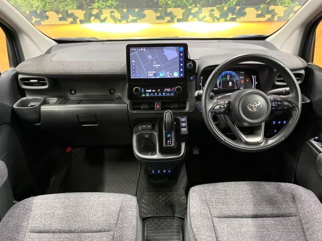 TOYOTA SIENTA HYBRID 2023