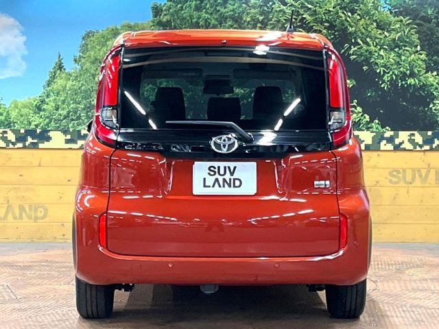 TOYOTA SIENTA HYBRID 2024