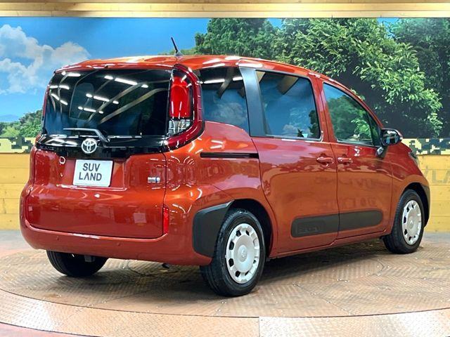 TOYOTA SIENTA HYBRID 2024