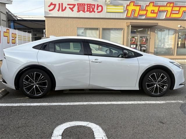 TOYOTA PRIUS 4WD 2023