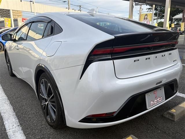 TOYOTA PRIUS 4WD 2023