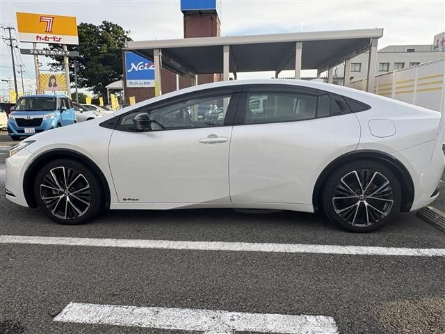 TOYOTA PRIUS 4WD 2023