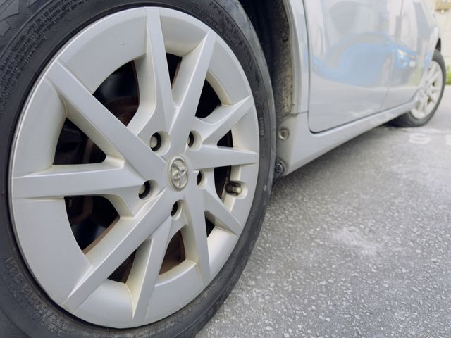 TOYOTA PRIUS Alpha 2012