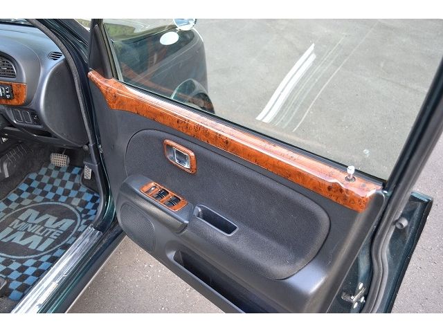 DAIHATSU MIRA GINO 2003