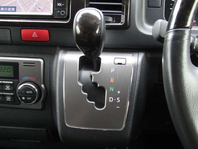 TOYOTA HIACE van 2WD 2022