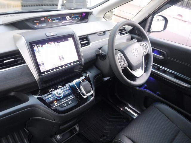 HONDA FREED HYBRID 2022