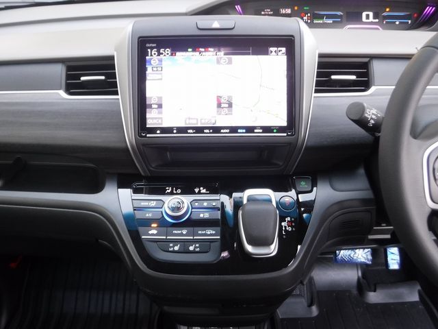 HONDA FREED HYBRID 2022