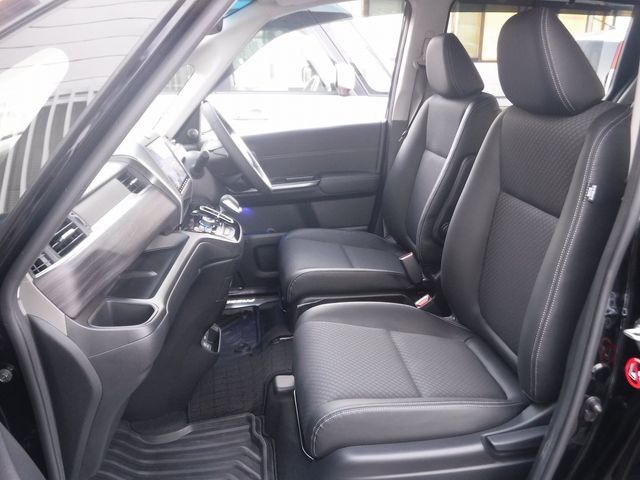 HONDA FREED HYBRID 2022