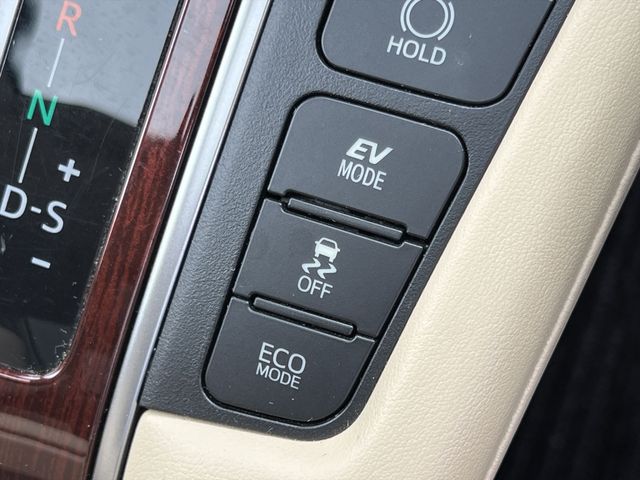 TOYOTA ALPHARD hybrid 4WD 2017