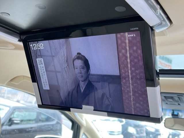 TOYOTA ALPHARD hybrid 4WD 2017