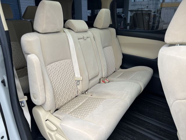 TOYOTA ALPHARD hybrid 4WD 2017