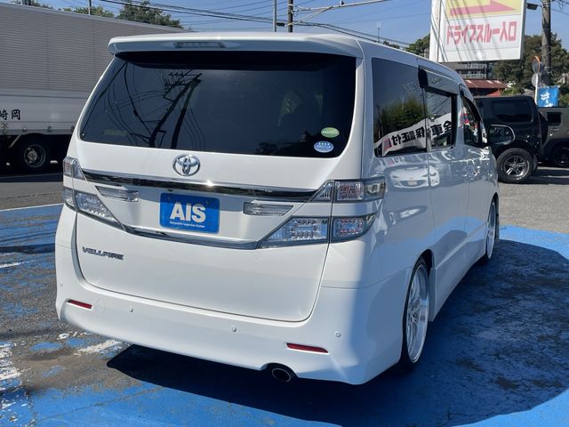 TOYOTA VELLFIRE 2013