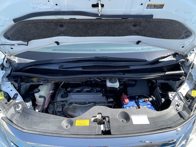 TOYOTA VELLFIRE 2013