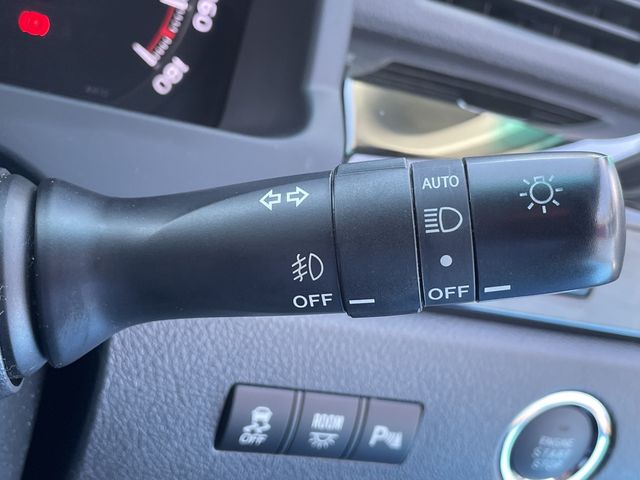 TOYOTA VELLFIRE 2013