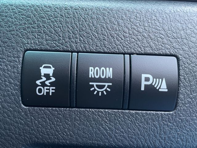 TOYOTA VELLFIRE 2013