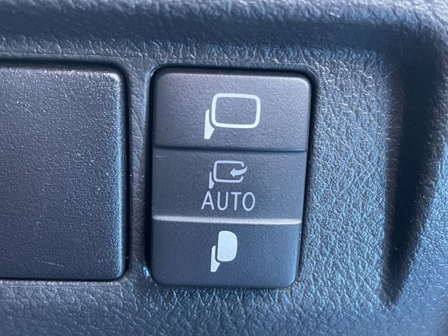 TOYOTA VELLFIRE 2013