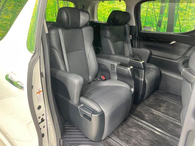 TOYOTA ALPHARD hybrid 4WD 2020