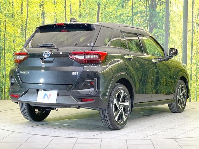 TOYOTA RAIZE HYBRID 2022