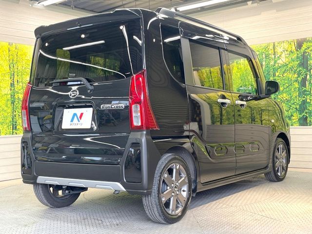 DAIHATSU TANTO FAN CROSS 2022