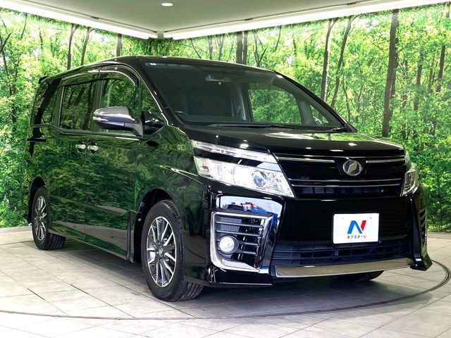 TOYOTA VOXY 2015