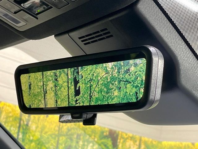 TOYOTA NOAH HYBRID 2022