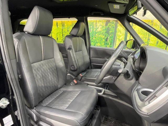 TOYOTA NOAH HYBRID 2022