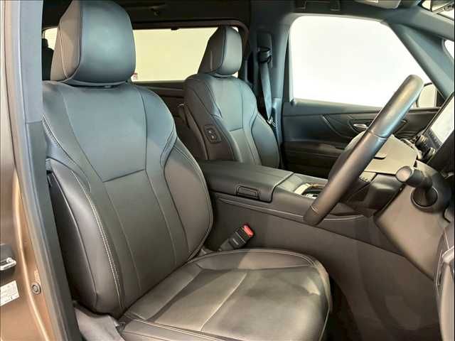 TOYOTA ALPHARD hybrid 4WD 2023