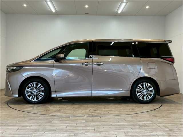 TOYOTA ALPHARD hybrid 4WD 2023