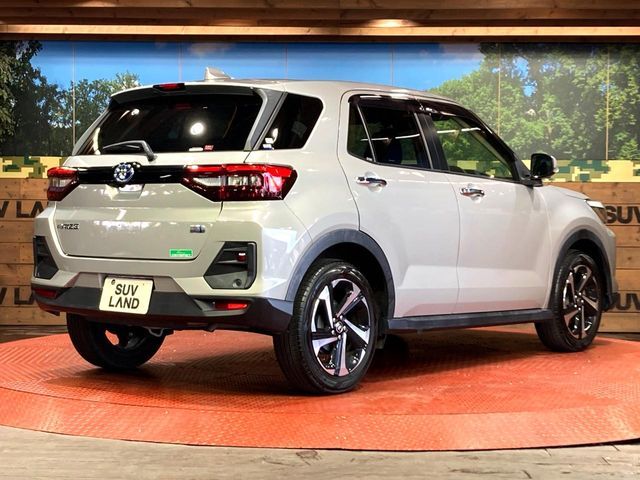 TOYOTA RAIZE HYBRID 2022