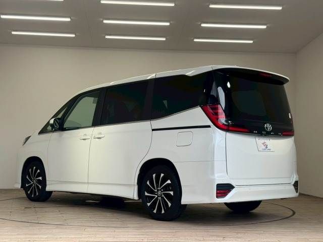 TOYOTA NOAH 2023