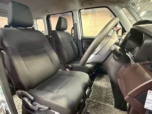 TOYOTA ROOMY 2019