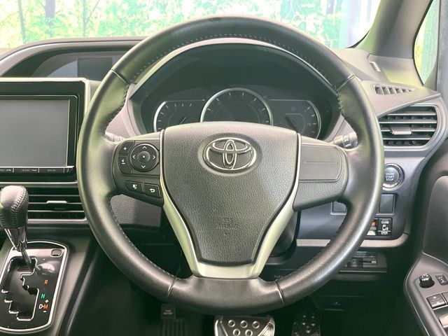 TOYOTA VOXY 2015
