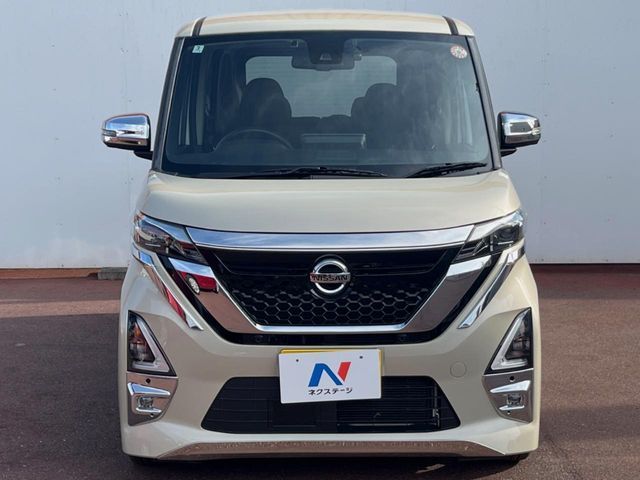 NISSAN ROOX 2022