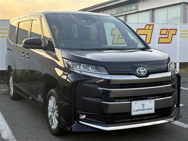 TOYOTA NOAH HYBRID 4WD 2022