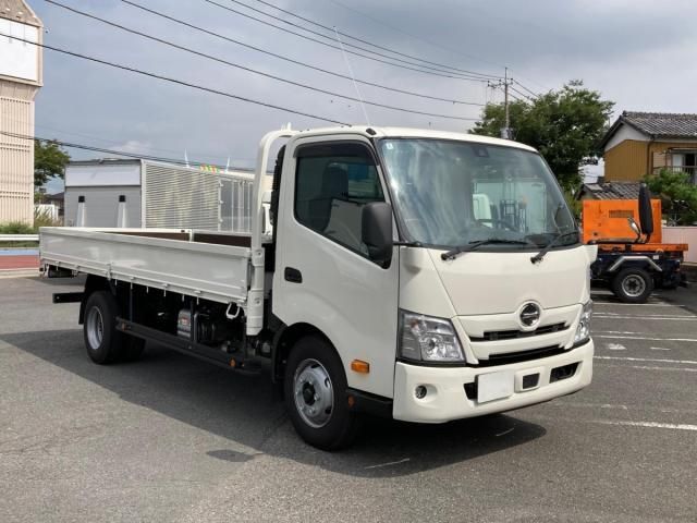 HINO DUTRO 2025