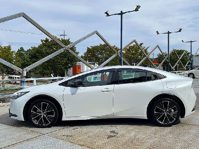 TOYOTA PRIUS 2023