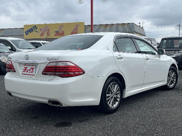 TOYOTA CROWN sedan 2011